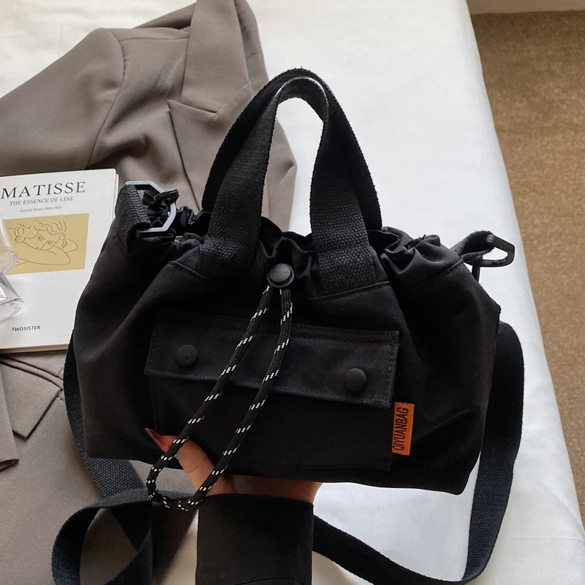 The New Unisex Messenger Bag, Outdoor Functional Shoulder Bag, Commuter Shoulder Bag, Storage Bag, Women's Contrast Backpack