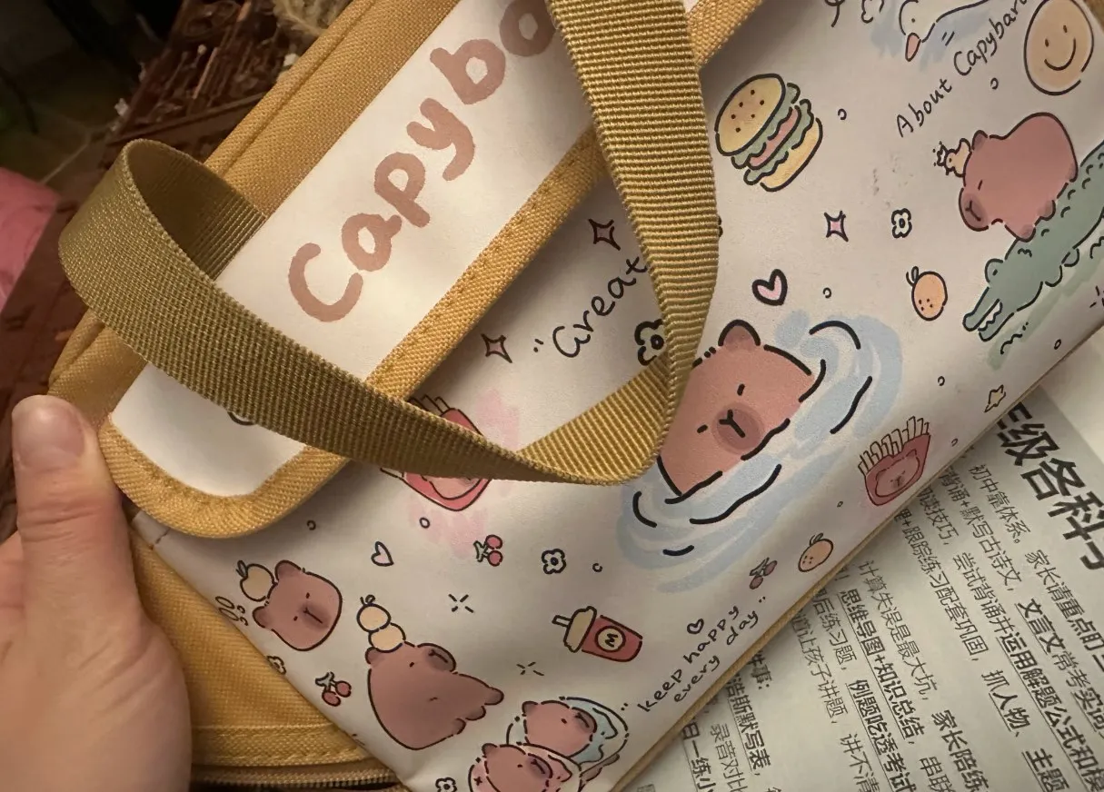 Cute Capybara Lunch Bag Large Capacity Waterproof Oil-Proof Animal Print Insulated Bento Box Carrier For Kids School Office