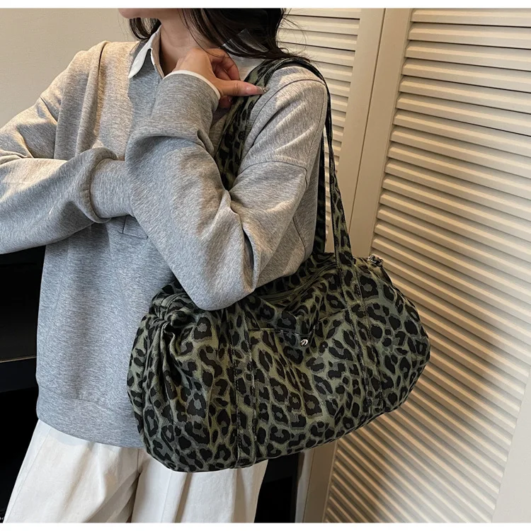 Trendy Leopard Print Canvas Shoulder Bag Large Capacity Fashion Tote Handle Bag for Daily Commute Versatile Texture Storage Bags