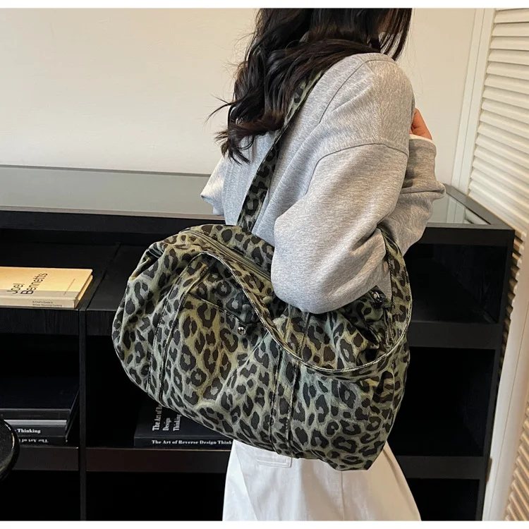 Trendy Leopard Print Canvas Shoulder Bag Large Capacity Fashion Tote Handle Bag for Daily Commute Versatile Texture Storage Bags