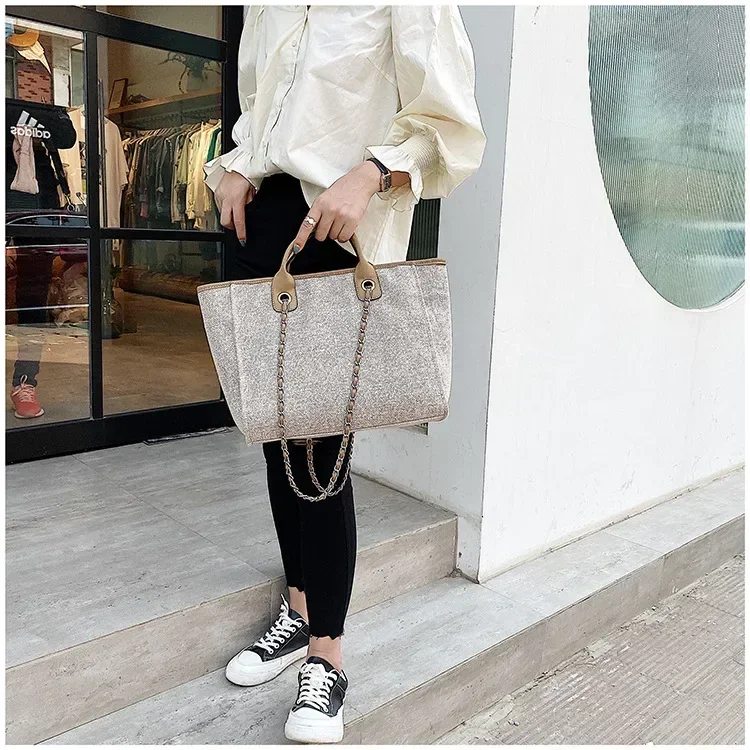 Fashion Make Up Designer Big Women's 2025 New Korean Fashion Casual Large Capacity Shoulder Crossbody Chain Tote Bag
