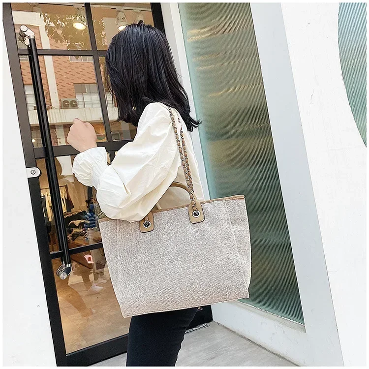 Fashion Make Up Designer Big Women's 2025 New Korean Fashion Casual Large Capacity Shoulder Crossbody Chain Tote Bag