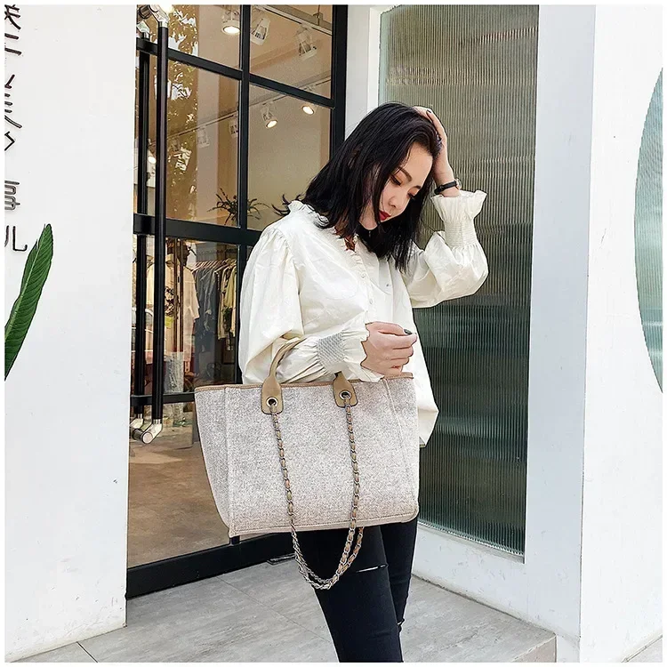 Fashion Make Up Designer Big Women's 2025 New Korean Fashion Casual Large Capacity Shoulder Crossbody Chain Tote Bag