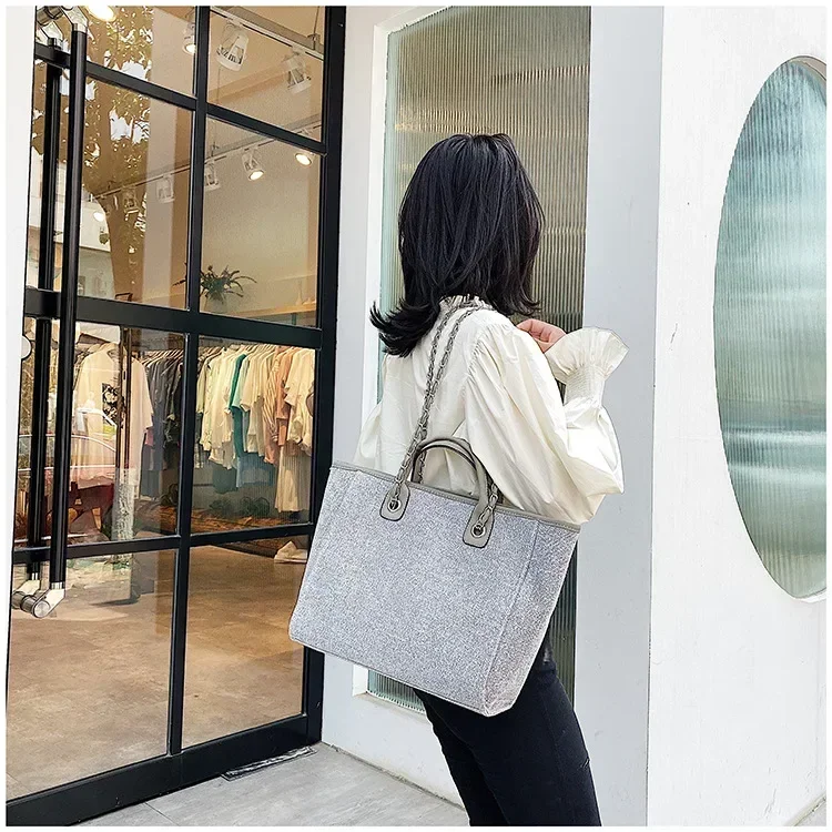 Fashion Make Up Designer Big Women's 2025 New Korean Fashion Casual Large Capacity Shoulder Crossbody Chain Tote Bag