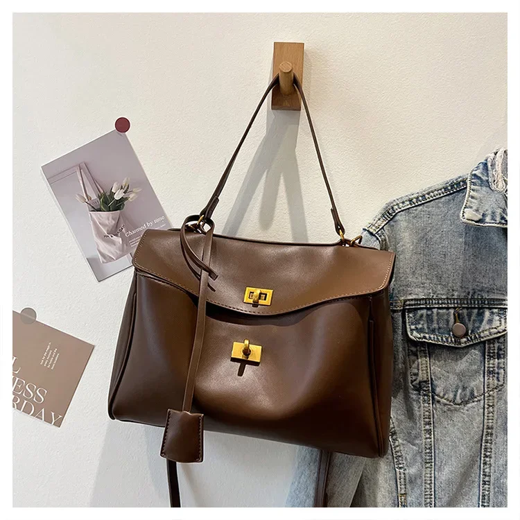 Soft French Niche Tote Bag Large Capacity Elegant Underarm Shoulder Bag Fashionable Casual Spacious Luxury Handbag