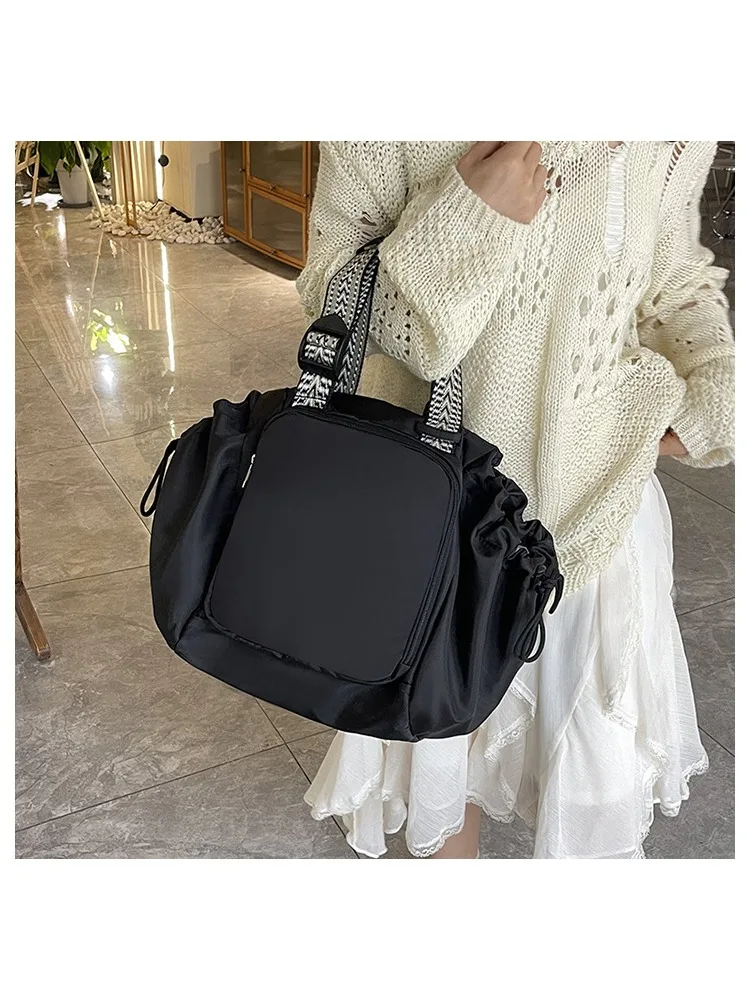 Nylon Shoulder Bag Solid Color Bag Body Fashionable Versatile Portable Mommy Bag Large Capacity Travel Tote Bag