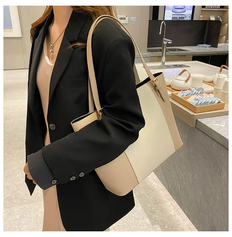 Minimalist Tote Bag with Detachable Inner Pouch Gold Hardware Large Capacity Shoulder Purse for Women Commuter Work Handbag