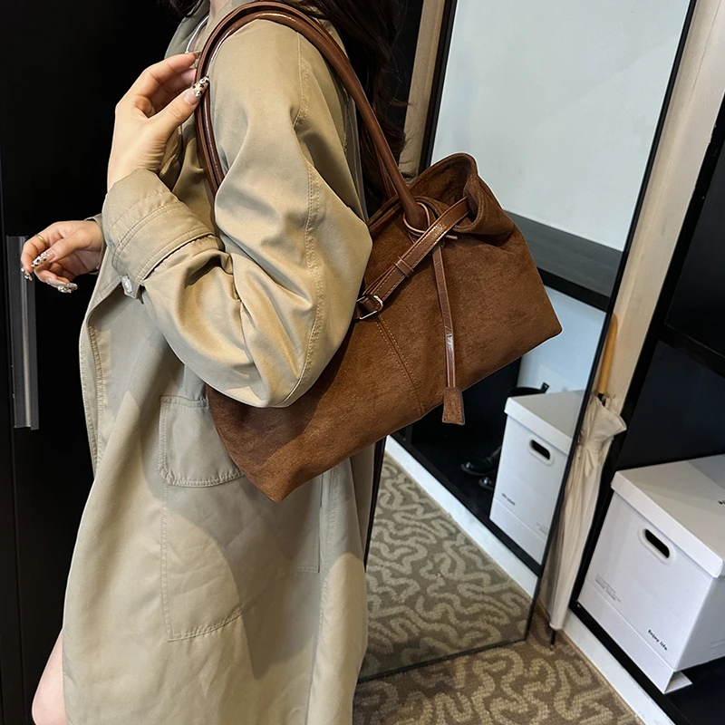 LEFTSIDE Large NUBUCK Underarm Bags Lady Shoulder Bag for Women 2024 Winter New Trend Fashion Trend Y2K Tote Bag Handbags