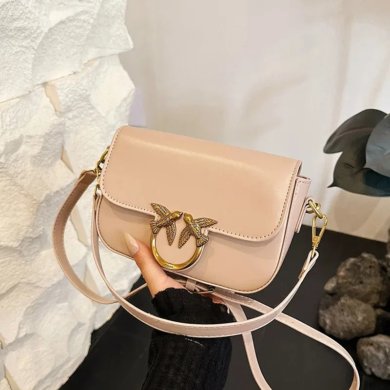 2026 New Design Unique Bird Pattern Swallow Women Bag Fashion Small Square Bag Casual Shoulder Crossbody Purse