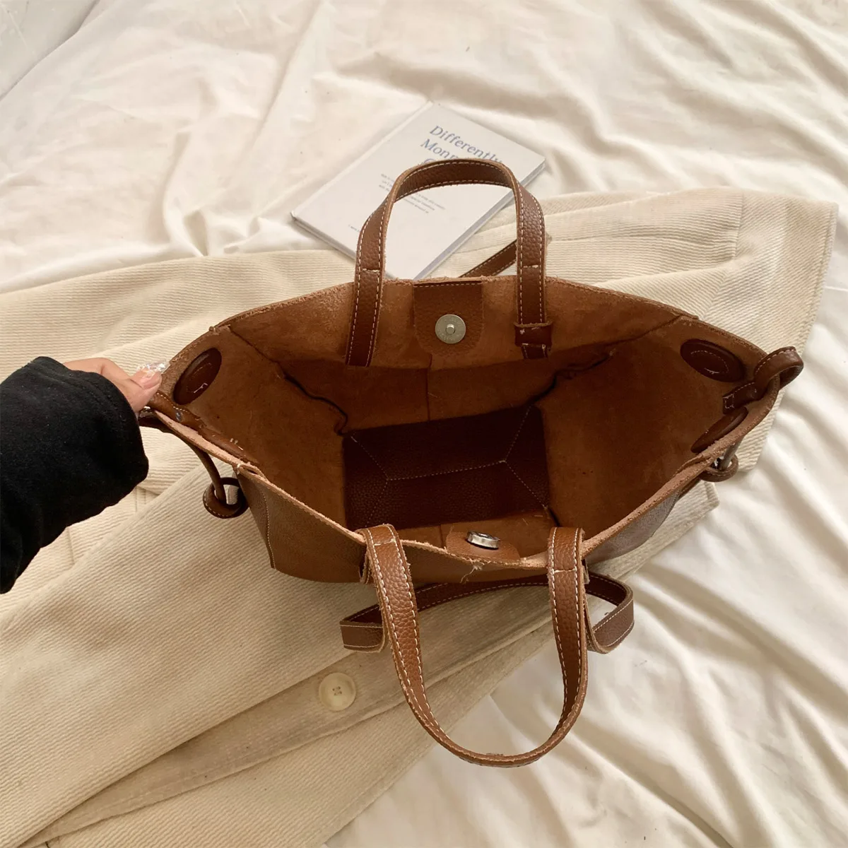 Women Leather Large Capacity Tote Bag Luxury Waterproof Handbag Commuting Shopping Travel Shoulder Backpack Fashion Bag