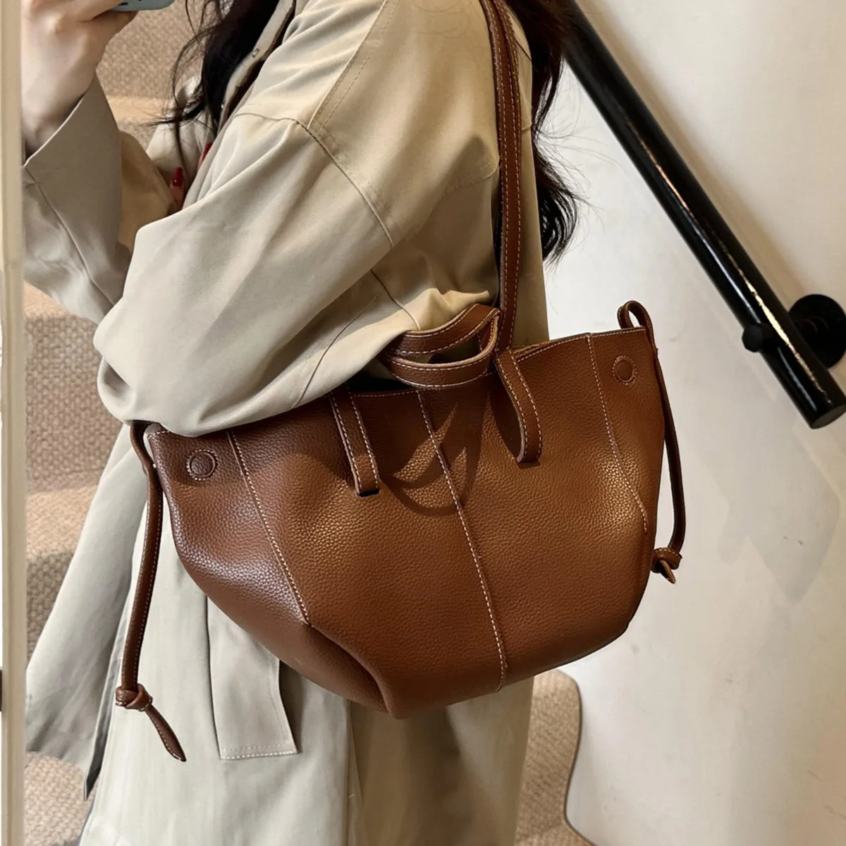 Women Leather Large Capacity Tote Bag Luxury Waterproof Handbag Commuting Shopping Travel Shoulder Backpack Fashion Bag