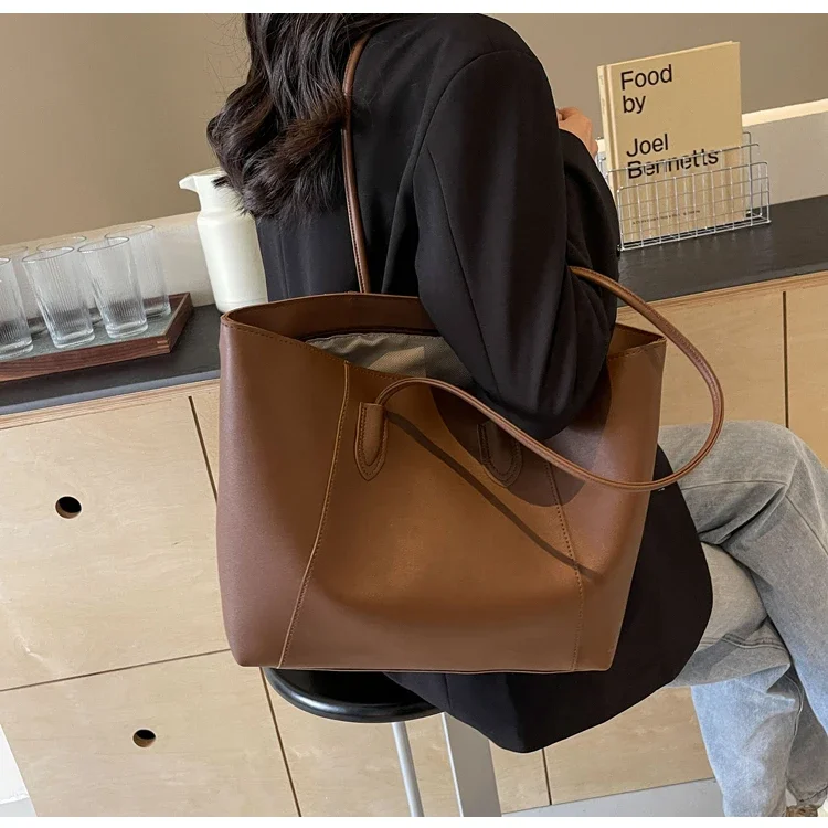 Hot Selling Light Luxury Sewing Thread PU Zipper Women's Handbag High Quality Fashionable Commuting Women's Shoulder Bag