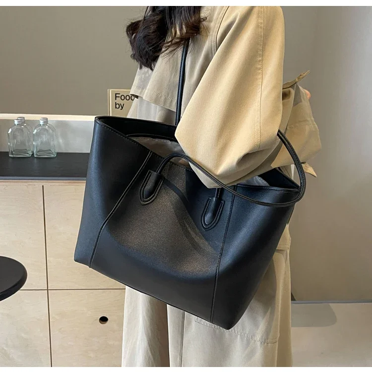Hot Selling Light Luxury Sewing Thread PU Zipper Women's Handbag High Quality Fashionable Commuting Women's Shoulder Bag