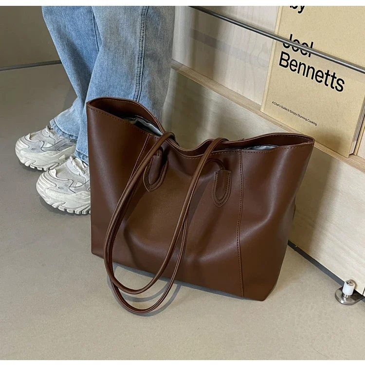 Hot Selling Light Luxury Sewing Thread PU Zipper Women's Handbag High Quality Fashionable Commuting Women's Shoulder Bag