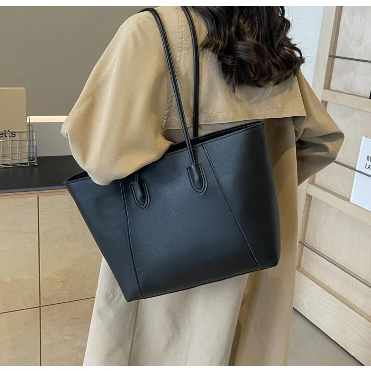 Hot Selling Light Luxury Sewing Thread PU Zipper Women's Handbag High Quality Fashionable Commuting Women's Shoulder Bag