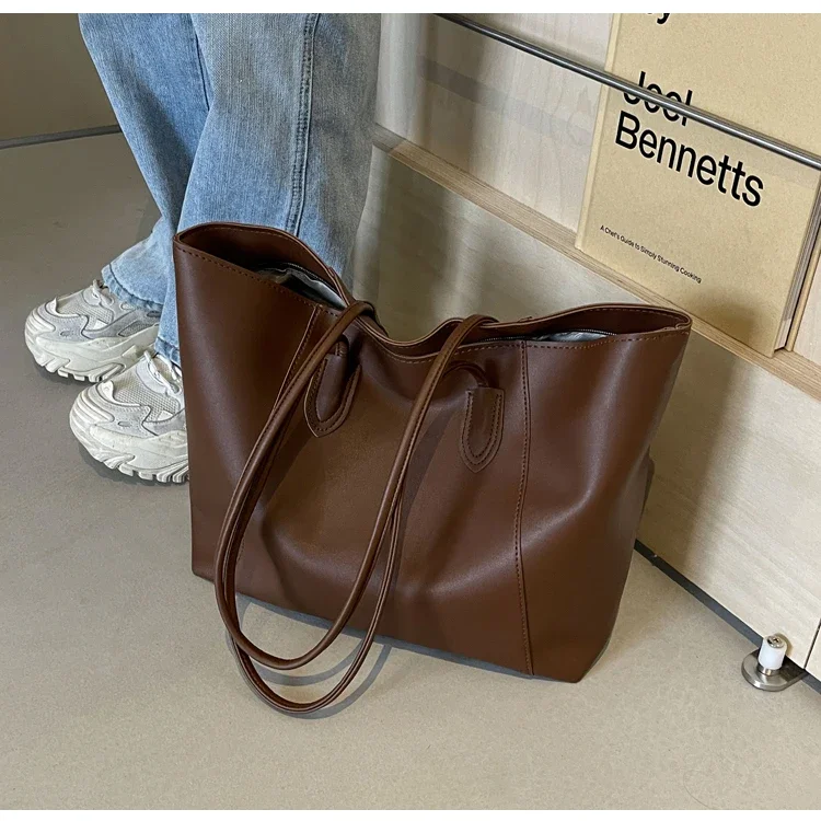 Hot Selling Light Luxury Sewing Thread PU Zipper Women's Handbag High Quality Fashionable Commuting Women's Shoulder Bag
