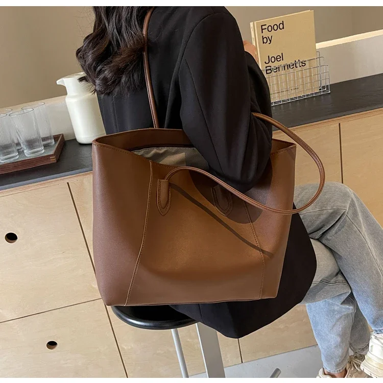 Hot Selling Light Luxury Sewing Thread PU Zipper Women's Handbag High Quality Fashionable Commuting Women's Shoulder Bag