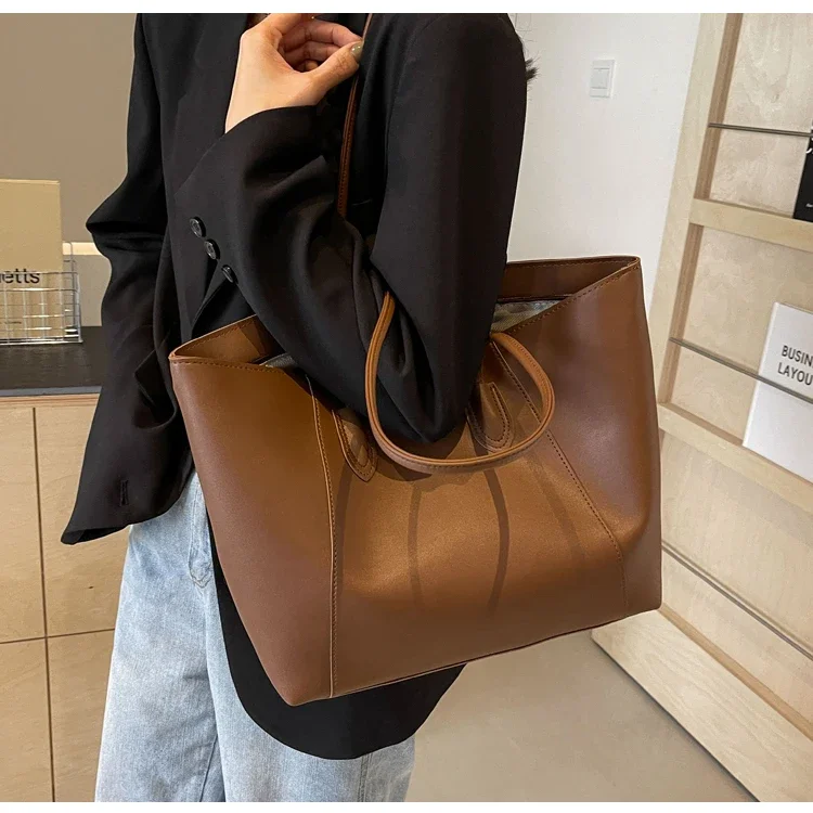 Hot Selling Light Luxury Sewing Thread PU Zipper Women's Handbag High Quality Fashionable Commuting Women's Shoulder Bag