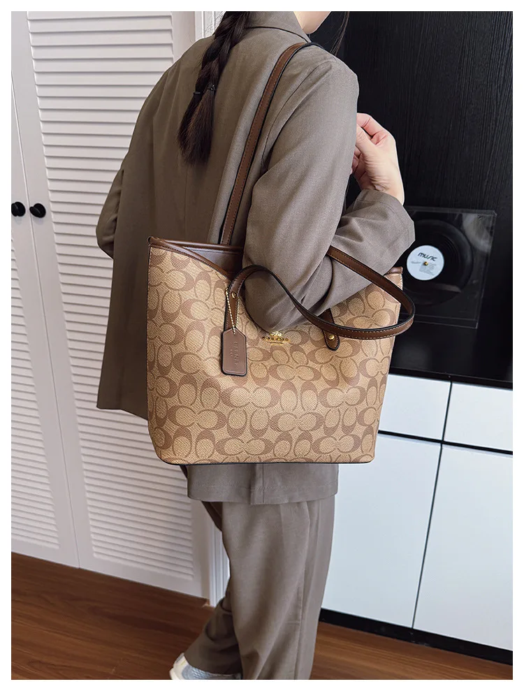 Women's Bag 2026 New high-quality printed tote bag, light luxury vintage shoulder bag, fashionable and elegant handbag