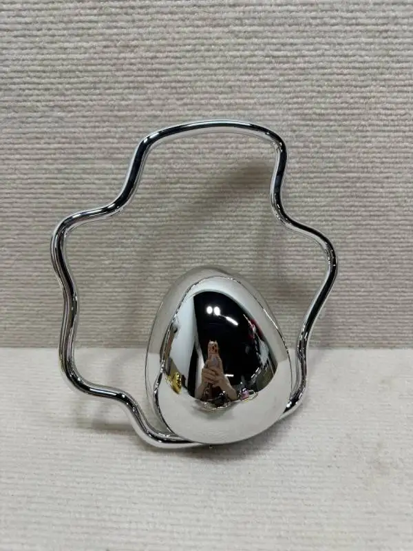 Egg Shape Wave Metal Ring Handle Evening Clutch Bag Fashion Banquet Party Handbag Elegant Wedding Purse Designer Chic Wristlet