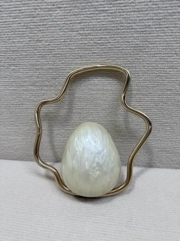 Egg Shape Wave Metal Ring Handle Evening Clutch Bag Fashion Banquet Party Handbag Elegant Wedding Purse Designer Chic Wristlet