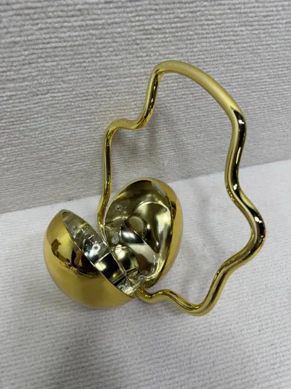Egg Shape Wave Metal Ring Handle Evening Clutch Bag Fashion Banquet Party Handbag Elegant Wedding Purse Designer Chic Wristlet
