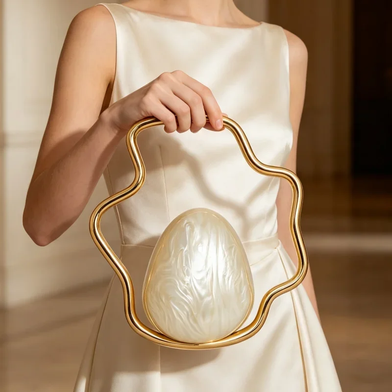 Egg Shape Wave Metal Ring Handle Evening Clutch Bag Fashion Banquet Party Handbag Elegant Wedding Purse Designer Chic Wristlet