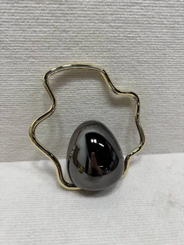 Egg Shape Wave Metal Ring Handle Evening Clutch Bag Fashion Banquet Party Handbag Elegant Wedding Purse Designer Chic Wristlet