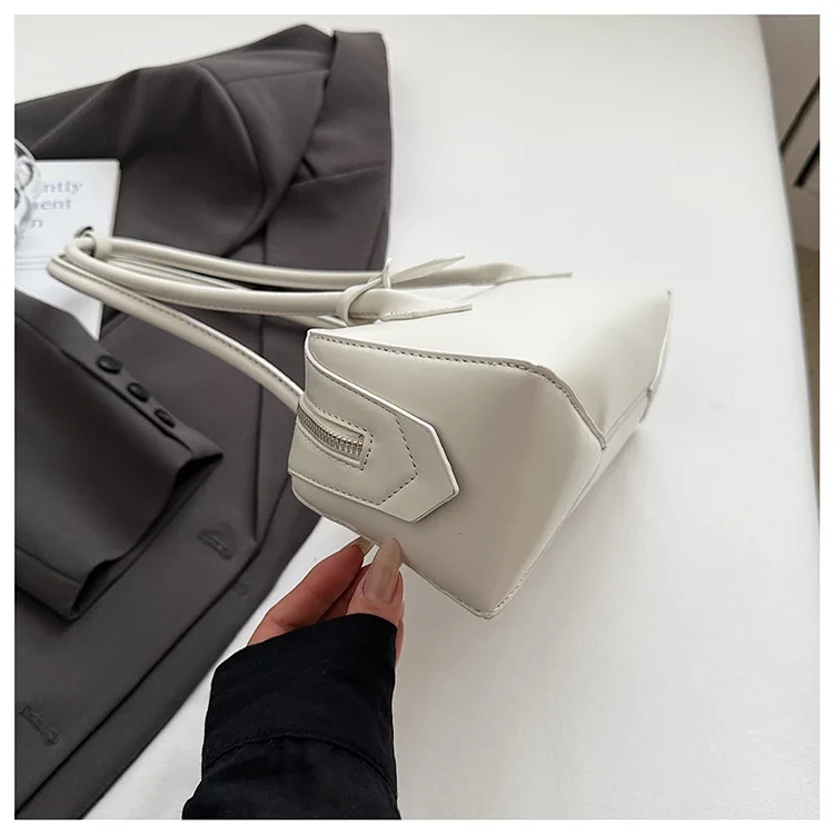 Vintage Long Shoulder Bag Women Shoulder Bag Luxury PU Leather Ladies Handbag Female Commuter Shopping Underarm Bag