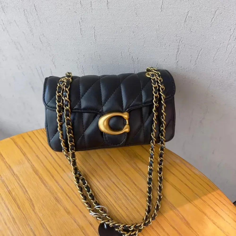 Premium Leather Wallet with Retro Design Shoulder Bag, Luxurious Women's Crossbody Bag with Adjustable Shoulder Strap