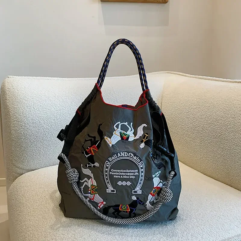 Women's embroidered nylon tote bag Large capacity messenger bag Women's casual commuter shopping bag