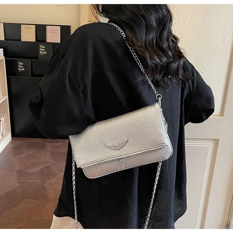 New French Classic Fashion Versatile Chain Inlaid Diamond Crossshoulder Single Shoulder Crossshoulder Wings Female PU Bag