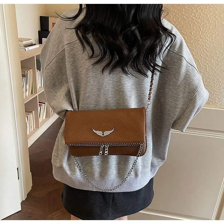 New French Classic Fashion Versatile Chain Inlaid Diamond Crossshoulder Single Shoulder Crossshoulder Wings Female PU Bag