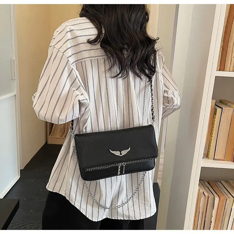 New French Classic Fashion Versatile Chain Inlaid Diamond Crossshoulder Single Shoulder Crossshoulder Wings Female PU Bag