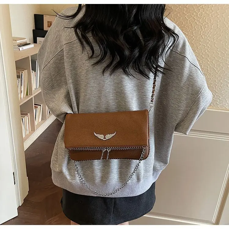New French Classic Fashion Versatile Chain Inlaid Diamond Crossshoulder Single Shoulder Crossshoulder Wings Female PU Bag
