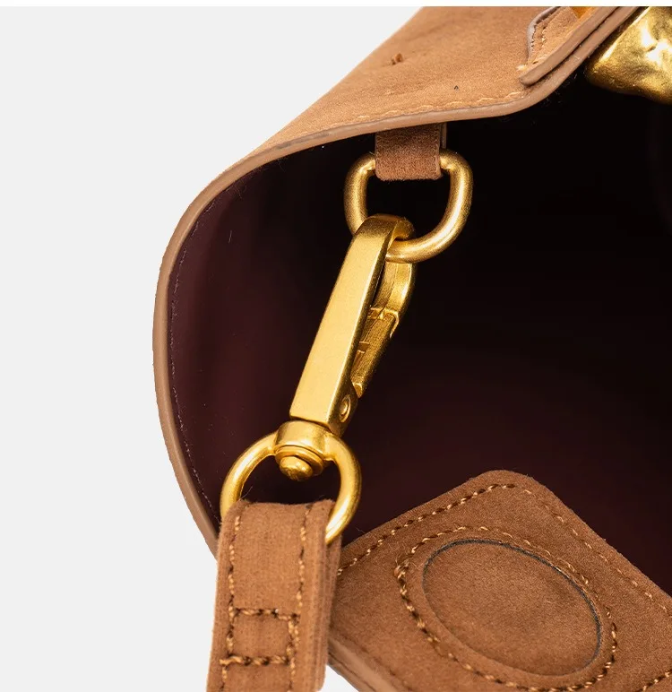 Luxury Women Handbags Velvet Elegant Wedding Party Dress Shoulder Clutch Bag Fashionable Metal Handle Purse Spring Summer New