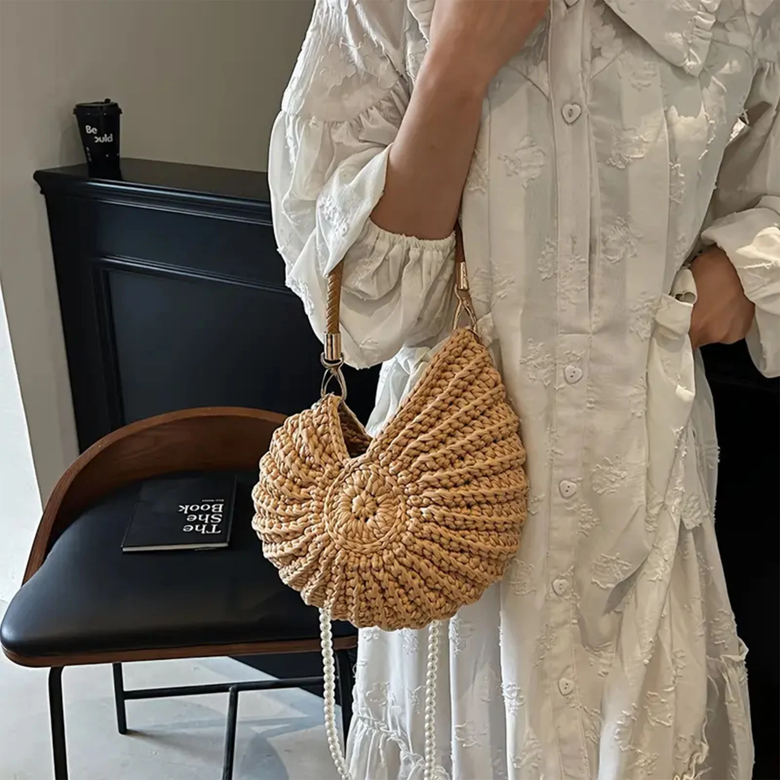 Handwoven Shell Handbag with Pearl Chain Strap, Large Capacity Boho Beach Bag for Women, Beige Summer Vacation Tote Bag, Ideal f