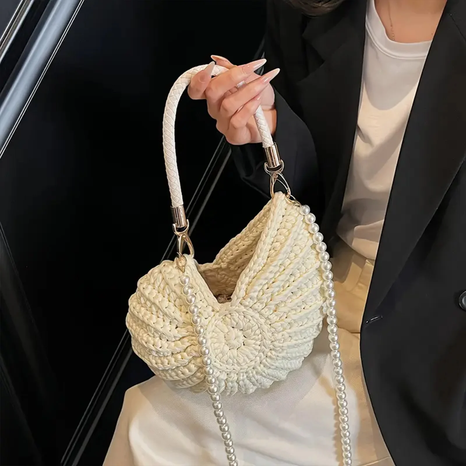 Handwoven Shell Handbag with Pearl Chain Strap, Large Capacity Boho Beach Bag for Women, Beige Summer Vacation Tote Bag, Ideal f