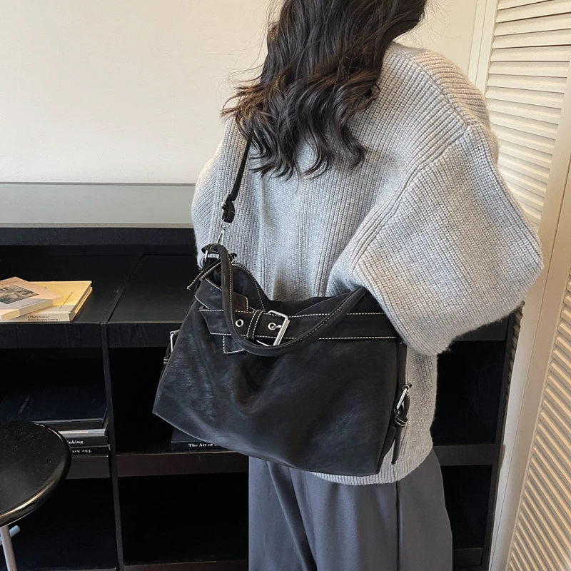 Large Capacity Soft Leather Tote Bag Fashion Belt Buckle Handbag New Shoulder Messenger Bag Retro Hot Girl Motorcycle Bag