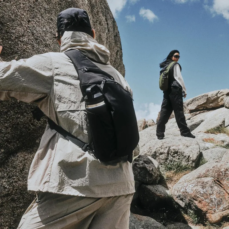 Outdoor Crossbody Bag Fashion Chest Bag For Men Sling Backpack Sports Shoulder Bag With Water Bottle Pocket Fits 11" Tablet