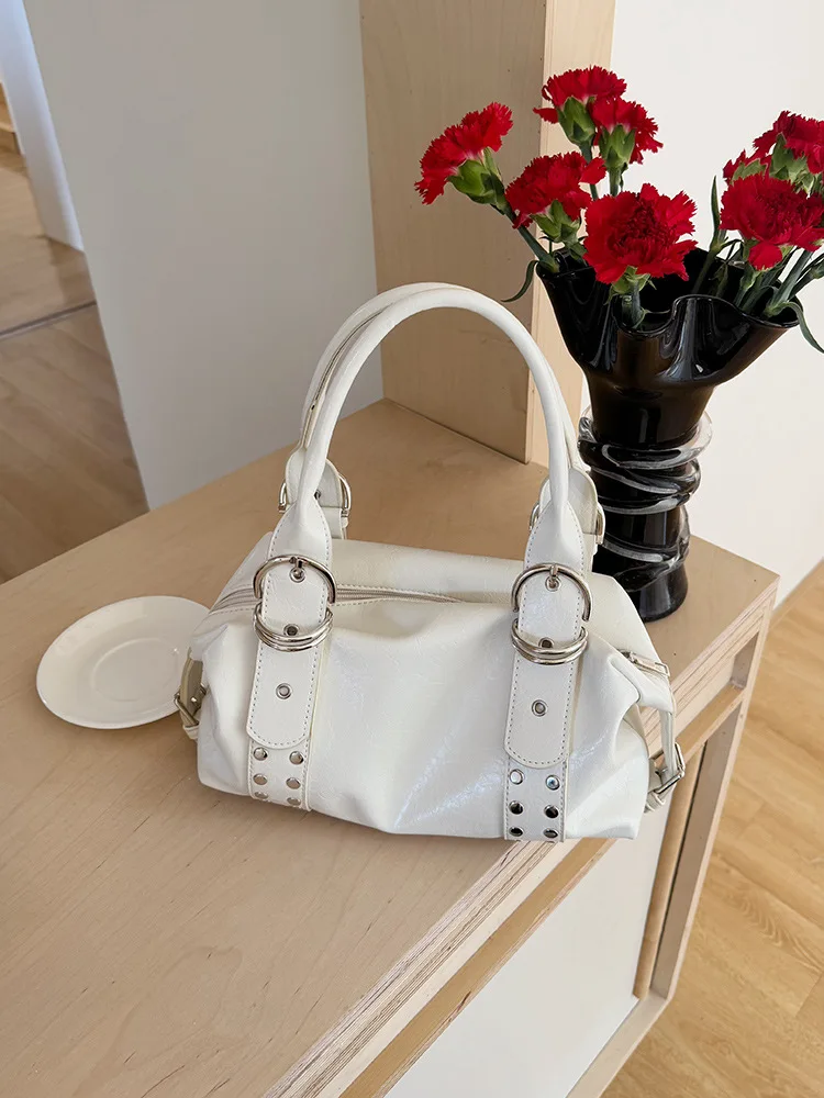 Fashion Rivet Women Shoulder Bag PU Leather Hot Girl Motorcycle Bag Bolsa Feminina Female Underarm Bag Ladies Big Handbag Black