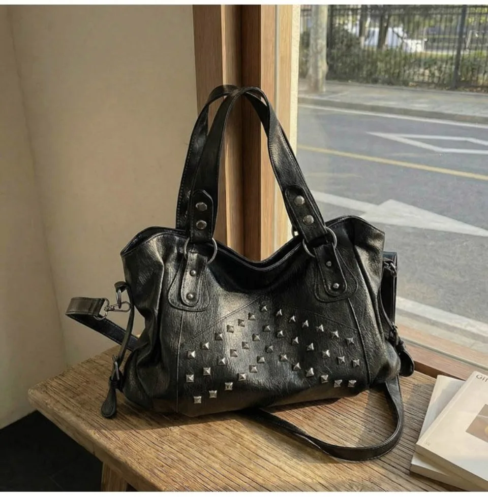 Rivet Punk Large Capacity Handbags Top Quality Sturdy Soft Leather Casual Tote Bag Shoulder Crossbody Bags Daily Commute Travel