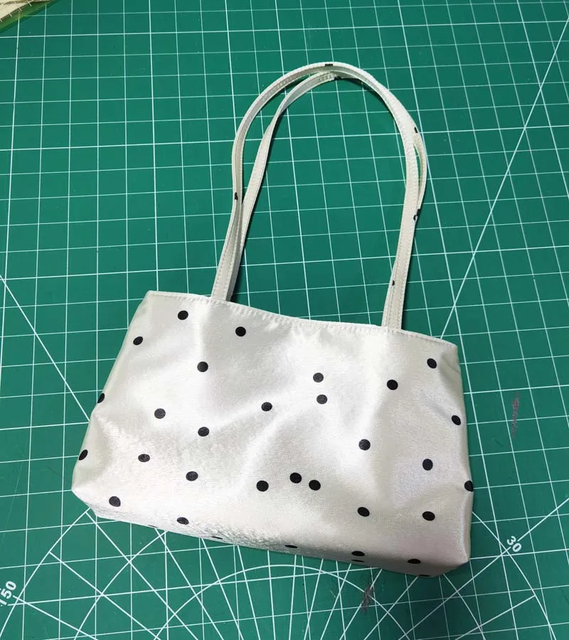 Luxury Shoulder Bags Silk Women's Handbag Square Underarm Bag Ins Famous Brand Commuter Bag Contrasting Color Macaron Totes
