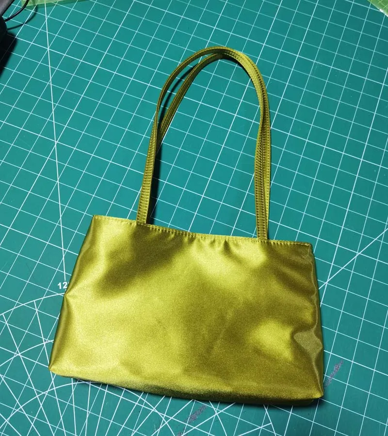 Luxury Shoulder Bags Silk Women's Handbag Square Underarm Bag Ins Famous Brand Commuter Bag Contrasting Color Macaron Totes
