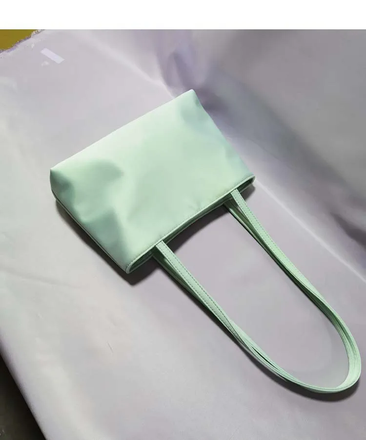 Luxury Shoulder Bags Silk Women's Handbag Square Underarm Bag Ins Famous Brand Commuter Bag Contrasting Color Macaron Totes