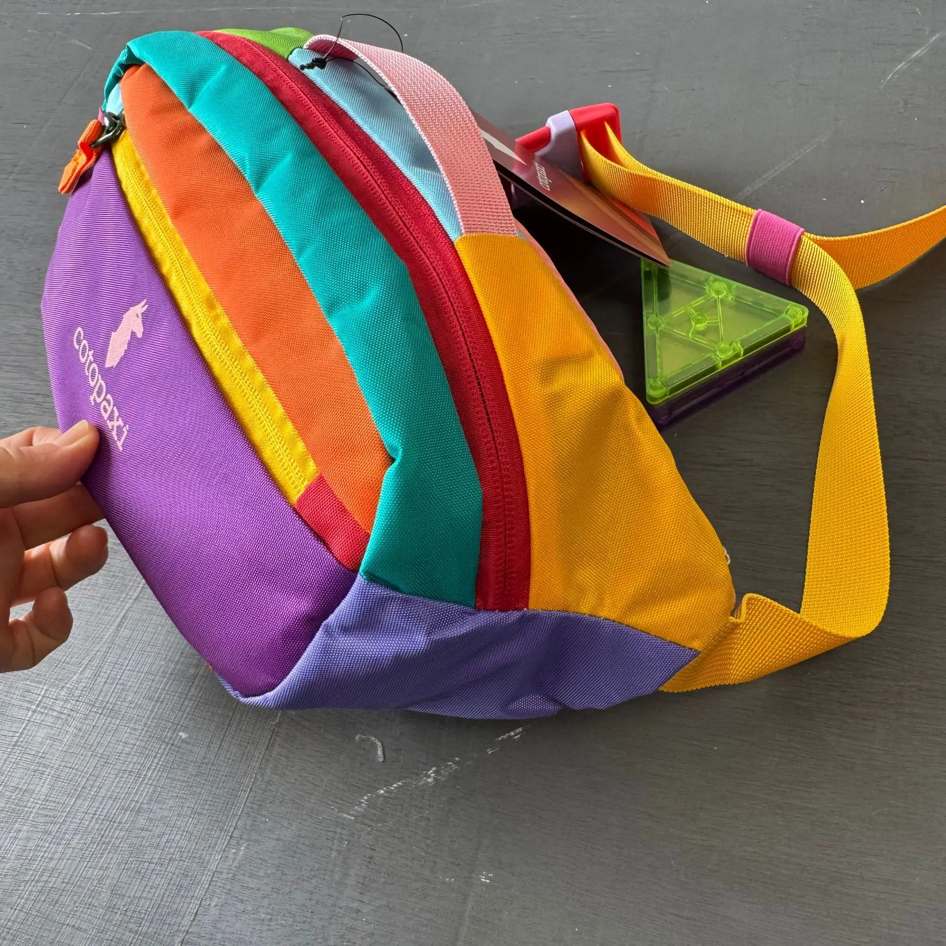2026 New Dopamine Style 3L Sports Chest Bag Unisex High Quality Shoulder Bag Crossbody Bag Lightweight Outdoor Running Cycling