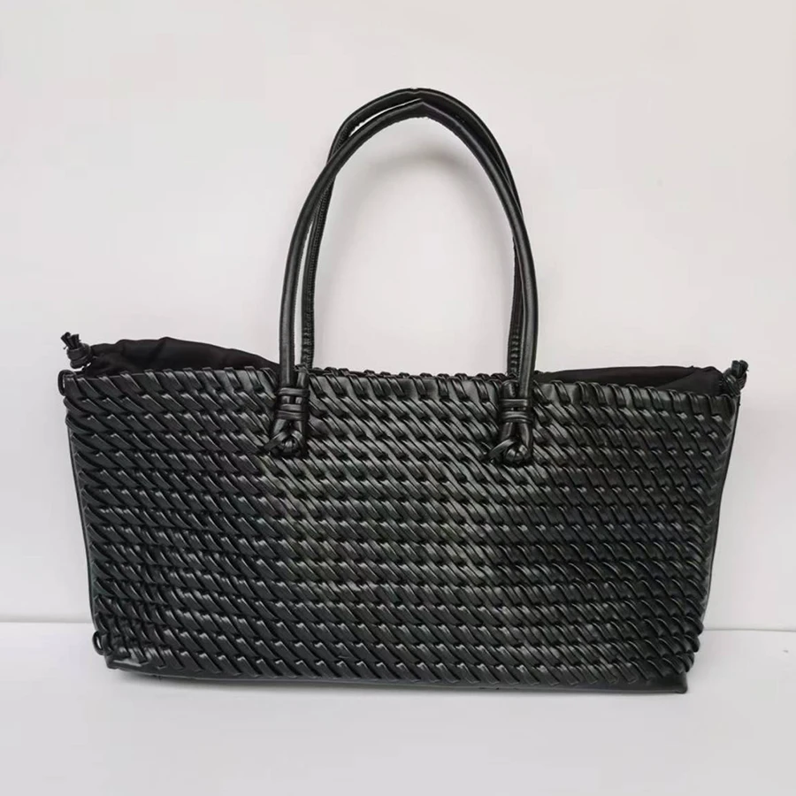 New niche Commuting Woven Hand-Held Shoulder Bag, Fashionable and Versatile, Super Large Capacity Tote Bag
