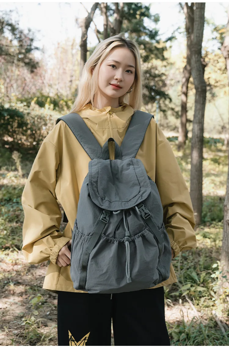 Fashionable Casual Drawstring Backpack for Women 2025 Fashion Large Capacity Lightweight Pleated Backpack for Outdoor Travel