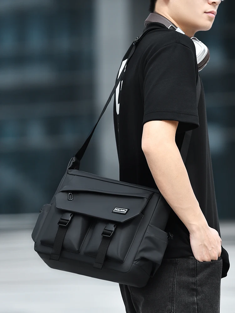 Fashionable Men's Shoulder Bag Multi Layer Mailman Bag Business Travel Crossbody Bag Suitable for Daily Commuting Business