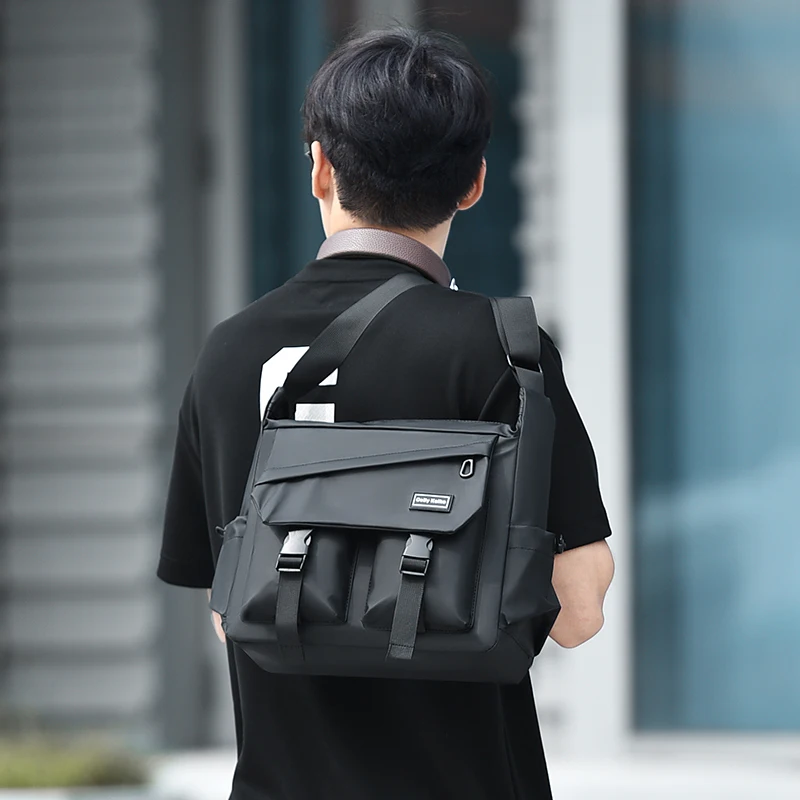 Fashionable Men's Shoulder Bag Multi Layer Mailman Bag Business Travel Crossbody Bag Suitable for Daily Commuting Business